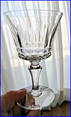 Lot de huit verres à vin rouge Baccarat en cristal taillé modèle Piccadilly 14cm