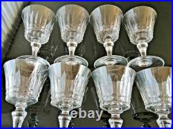 Lot de huit verres à vin rouge Baccarat en cristal taillé modèle Piccadilly 14cm