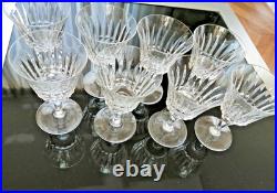 Lot de huit verres à vin rouge Baccarat en cristal taillé modèle Piccadilly 14cm
