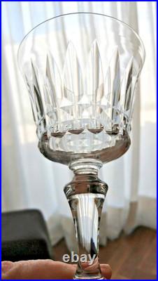 Lot de huit verres à vin rouge Baccarat en cristal taillé modèle Piccadilly 14cm