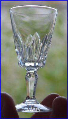 Magnifique Lot De 6 Petits Verres En Cristal De Baccarat Signe Magnifique Lot De 6 Petits Verres En Cristal De Baccarat Signe