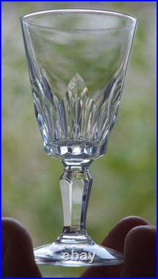 Magnifique Lot De 6 Petits Verres En Cristal De Baccarat Signe Magnifique Lot De 6 Petits Verres En Cristal De Baccarat Signe