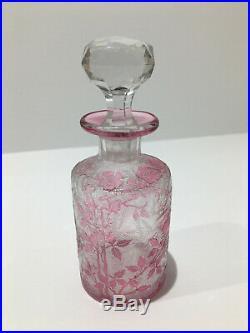 Petit flacon à parfum en cristal de BACCARAT églantier rose gravé à l'acide