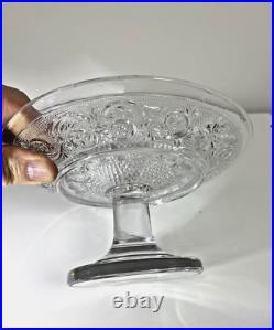 Petite coupe sur pied en cristal Baccarat décor arabesque