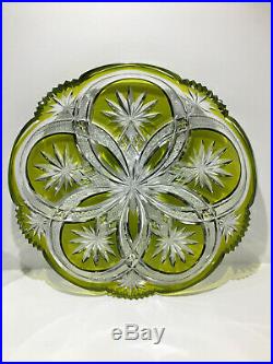 Plat à gateaux plateau en cristal de BACCARAT doublé vert mousse et taillé