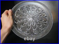 Plateau plat assiette en cristal manufacture de Creusot Baccarat Charles X fleur Plateau plat assiette en cristal manufacture de Creusot Baccarat Charles X fleur
