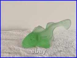 Poisson vert Baccarat France Cristal satiné signé 14 cm tor
