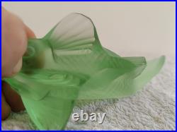 Poisson vert Baccarat France Cristal satiné signé 14 cm tor