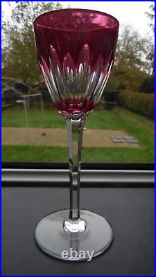 Roemer verre a vin en cristal de Baccarat modèle Cassino couleur rose