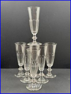 Série de 7 Flûtes à Champagne en Cristal de Baccarat Taillés Pans Coupés XIXe
