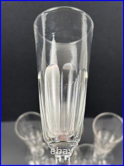 Série de 7 Flûtes à Champagne en Cristal de Baccarat Taillés Pans Coupés XIXe