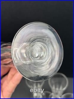 Série de 7 Flûtes à Champagne en Cristal de Baccarat Taillés Pans Coupés XIXe