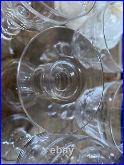 Série de 8 verres à eau en cristal de Baccarat Modèle Richelieu