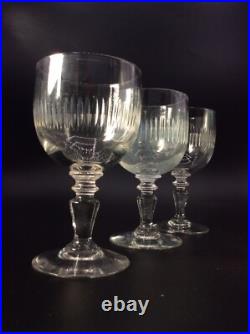 Série de trois verres à eau en cristal taillé de Baccarat modèle Renaissance