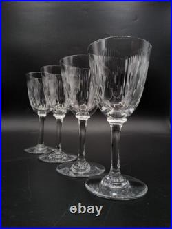 Série quatre verres à vin rouge cristal soufflé taillé Baccarat modèle Molière