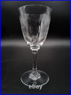 Série quatre verres à vin rouge cristal soufflé taillé Baccarat modèle Molière