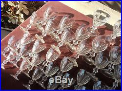 Service 57 verres cristal Baccarat modele Harcourt