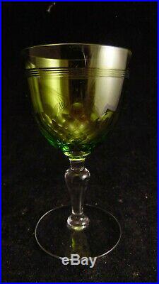 Service 8 verres à vin en cristal Baccarat forme 9538 taille 7743 couleur vert