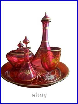 Service De Nuit En Cristal De Baccarat Rouge Et Doré A L Or Fin. 5 Péces