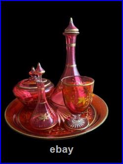 Service De Nuit En Cristal De Baccarat Rouge Et Doré A L Or Fin. 5 Péces