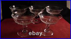 Service de 5 coupes a champagne forme tulipe cotes creuse en cristal de Baccarat