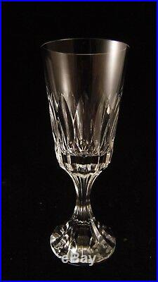 Service de 5 verres à vin en cristal de Baccarat modèle Assas, hauteur 16 cm