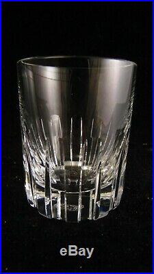 Service de 6 gobelets whisky cristal de Baccarat modèle Rotary, hauteur 7.7 cm