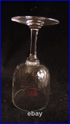 Service de 7 verres a vin en cristal de Baccarat modèle Richelieu
