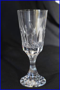 Service de verres à pied en cristal Baccarat modèle Assas 37 Pièces