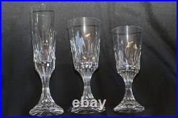 Service de verres à pied en cristal Baccarat modèle Assas 37 Pièces