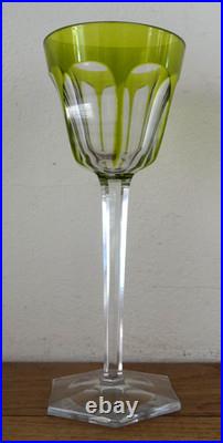 Superbe Verre à Vin du Rhin Cristal Baccarat Harcourt Vert Anis Ouraline Roemer