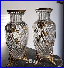 Tres Rare Paire De Vases en cristal de Baccarat Décor Doré Fleurs Papillons