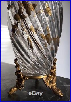 Tres Rare Paire De Vases en cristal de Baccarat Décor Doré Fleurs Papillons