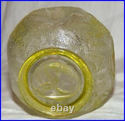 Vase Baccarat Degage A L'acide Couleur Jaune Decors De Fleurs Vase Baccarat Degage A L'acide Couleur Jaune Decors De Fleurs