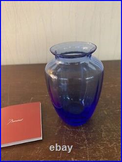 Vase amphore bleu en cristal de Baccarat