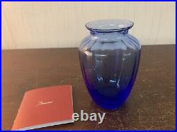 Vase amphore bleu en cristal de Baccarat