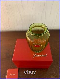 Vase amphore verte en cristal de Baccarat