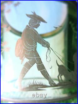 Vase cristal d'ouraline BACCARAT, peint or La promenade des chiens CHARLES X