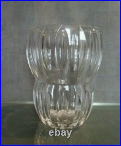 Vase en cristal taillé signé BACCARAT