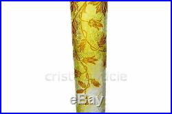 Vase jaune fleuri en Baccarat 1900. Yellow flowered vase by Baccarat 1900