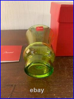 Vase vert en cristal de Baccarat
