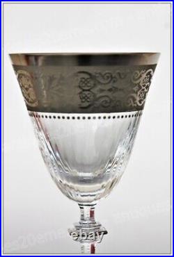 Verre à vin en cristal de Baccarat modèle Vendôme platine. Wine glass (A)