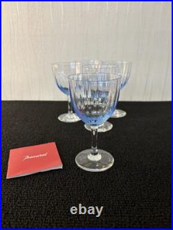 Verres à vin modèle aquarelle bleu ciel cristal Baccarat