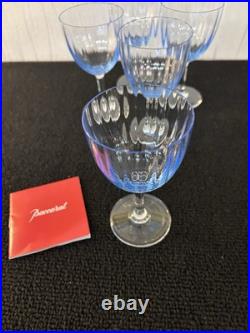 Verres à vin modèle aquarelle bleu ciel cristal Baccarat